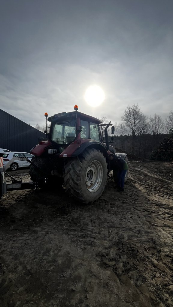 Traktor typu Valtra T172V, Gebrauchtmaschine v Calmont (Obrázek 3)