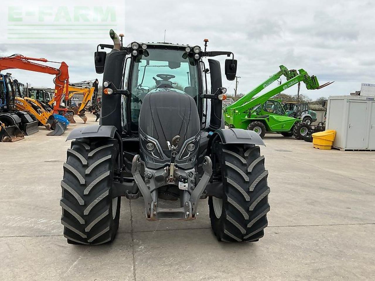 Traktor Türe ait Valtra t174 active tractor (st26000), Gebrauchtmaschine içinde SHAFTESBURY (resim 3)