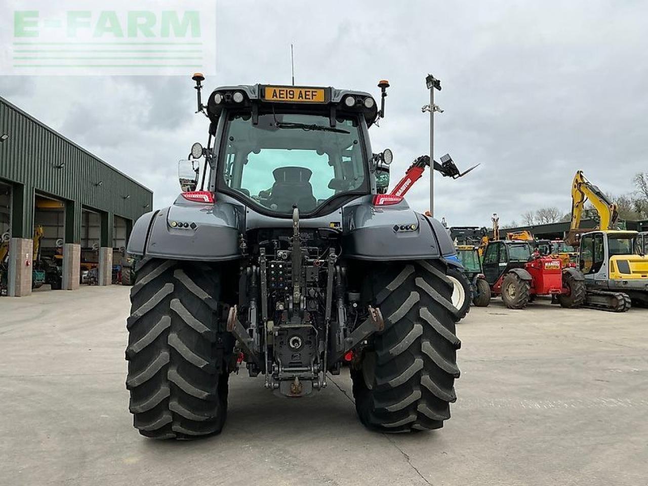 Traktor Türe ait Valtra t174 active tractor (st26000), Gebrauchtmaschine içinde SHAFTESBURY (resim 8)