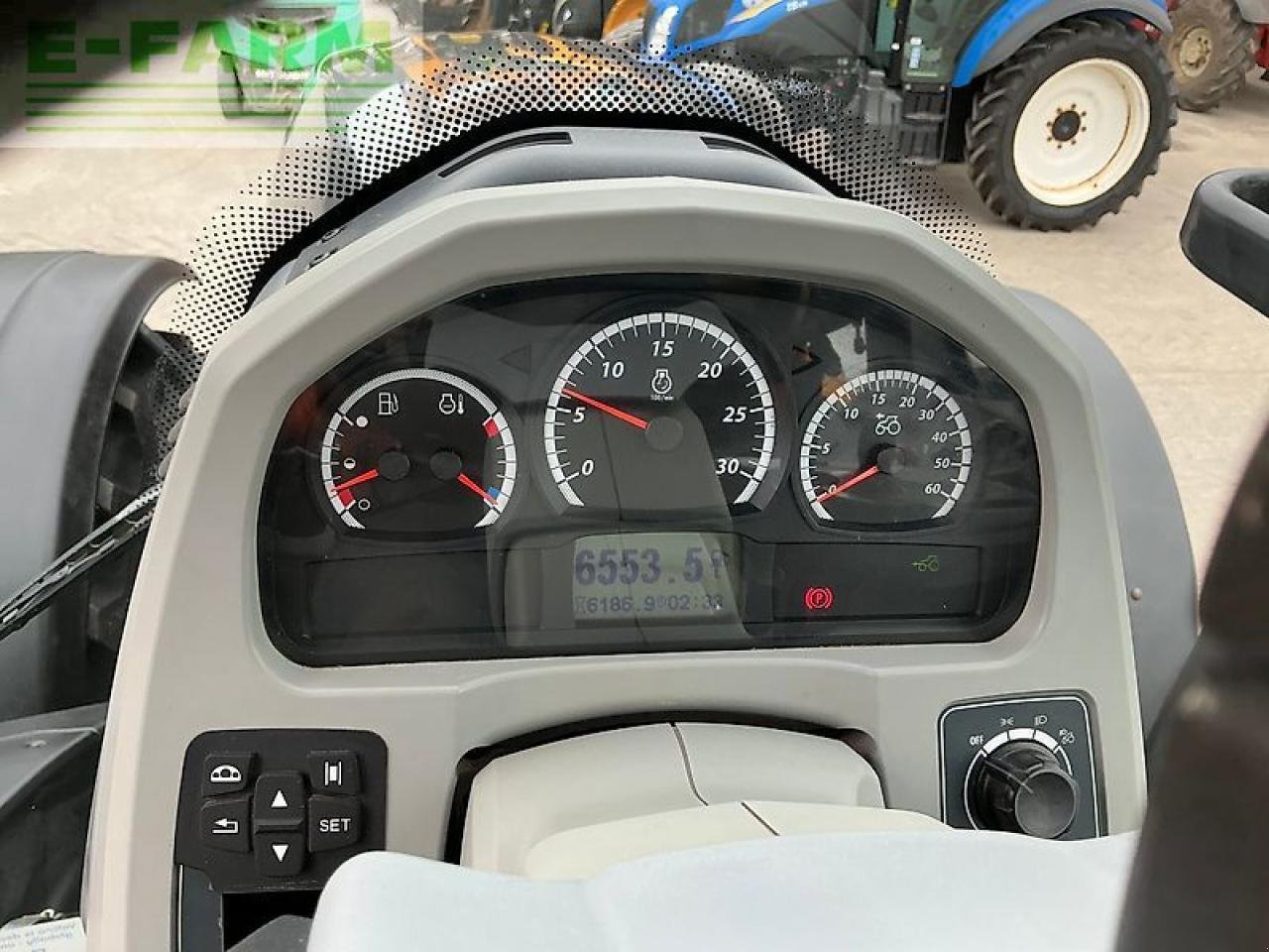 Traktor Türe ait Valtra t174 active tractor (st26000), Gebrauchtmaschine içinde SHAFTESBURY (resim 24)