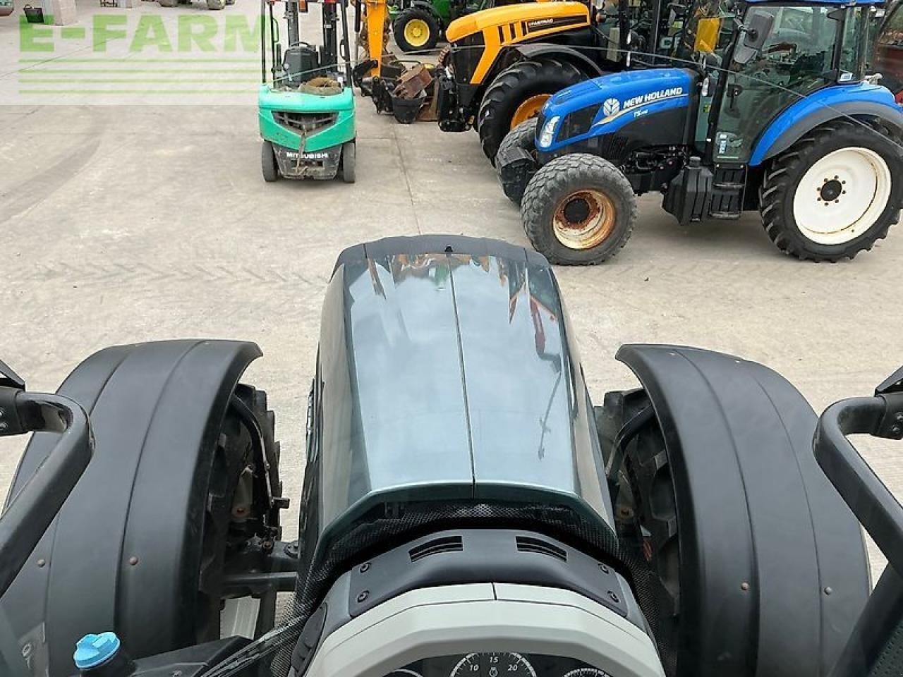 Traktor Türe ait Valtra t174 active tractor (st26000), Gebrauchtmaschine içinde SHAFTESBURY (resim 25)