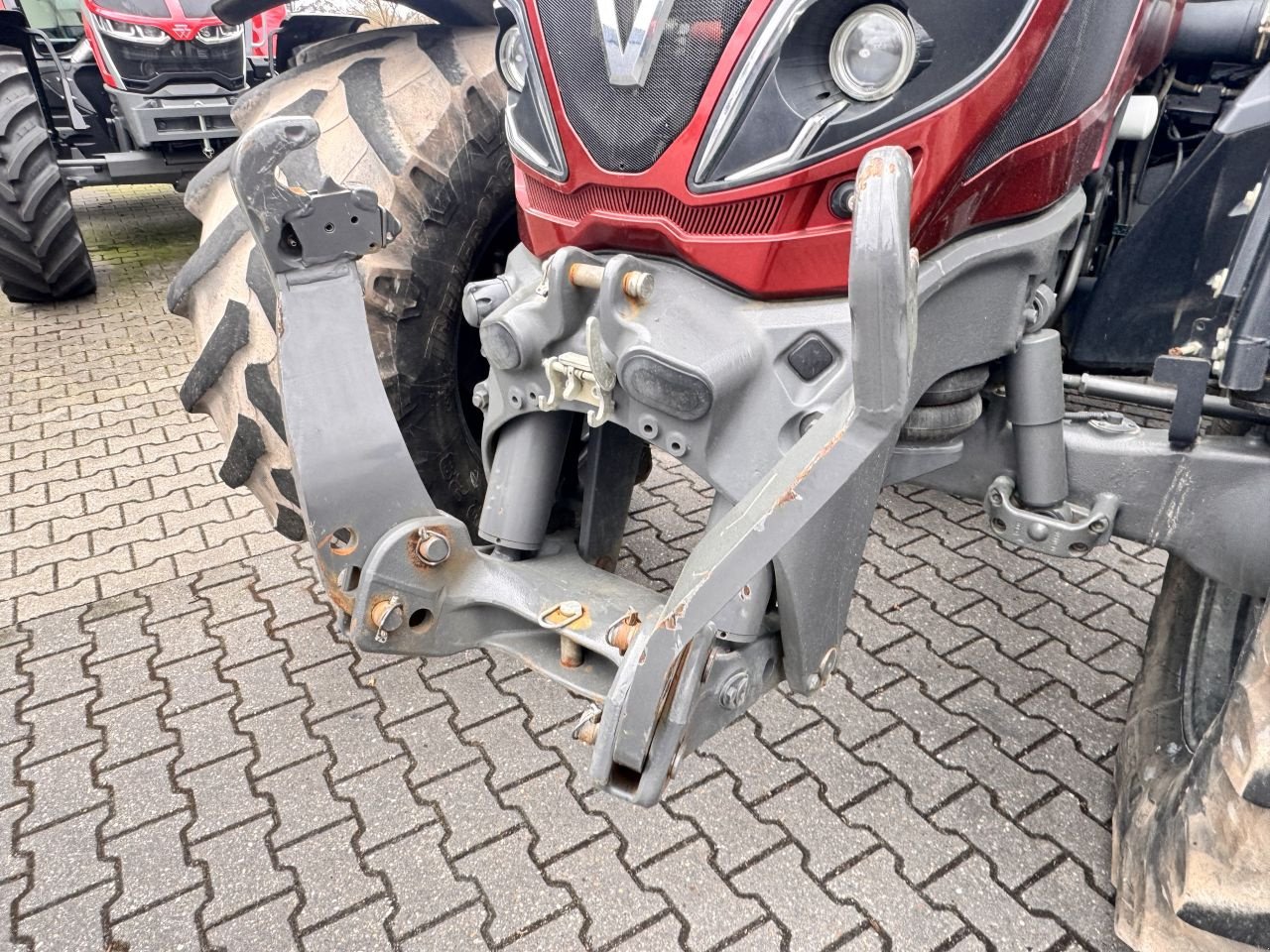 Traktor типа Valtra T174 Active, Gebrauchtmaschine в Achterveld (Фотография 4)