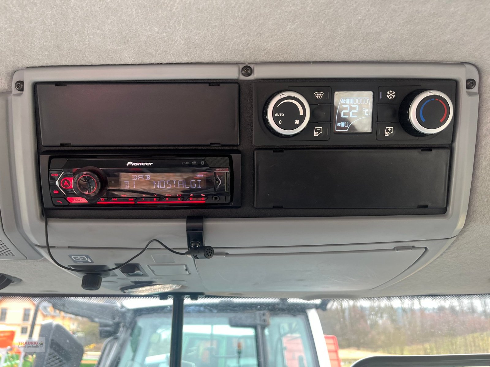 Traktor of the type Valtra T174 D, Gebrauchtmaschine in Mainburg/Wambach (Picture 7)