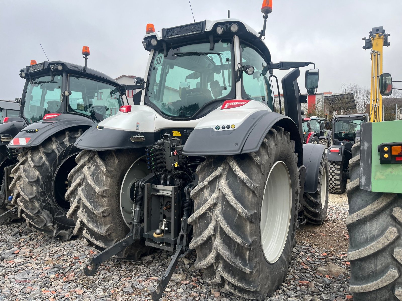 Traktor of the type Valtra T174 D, Gebrauchtmaschine in Mainburg/Wambach (Picture 13)