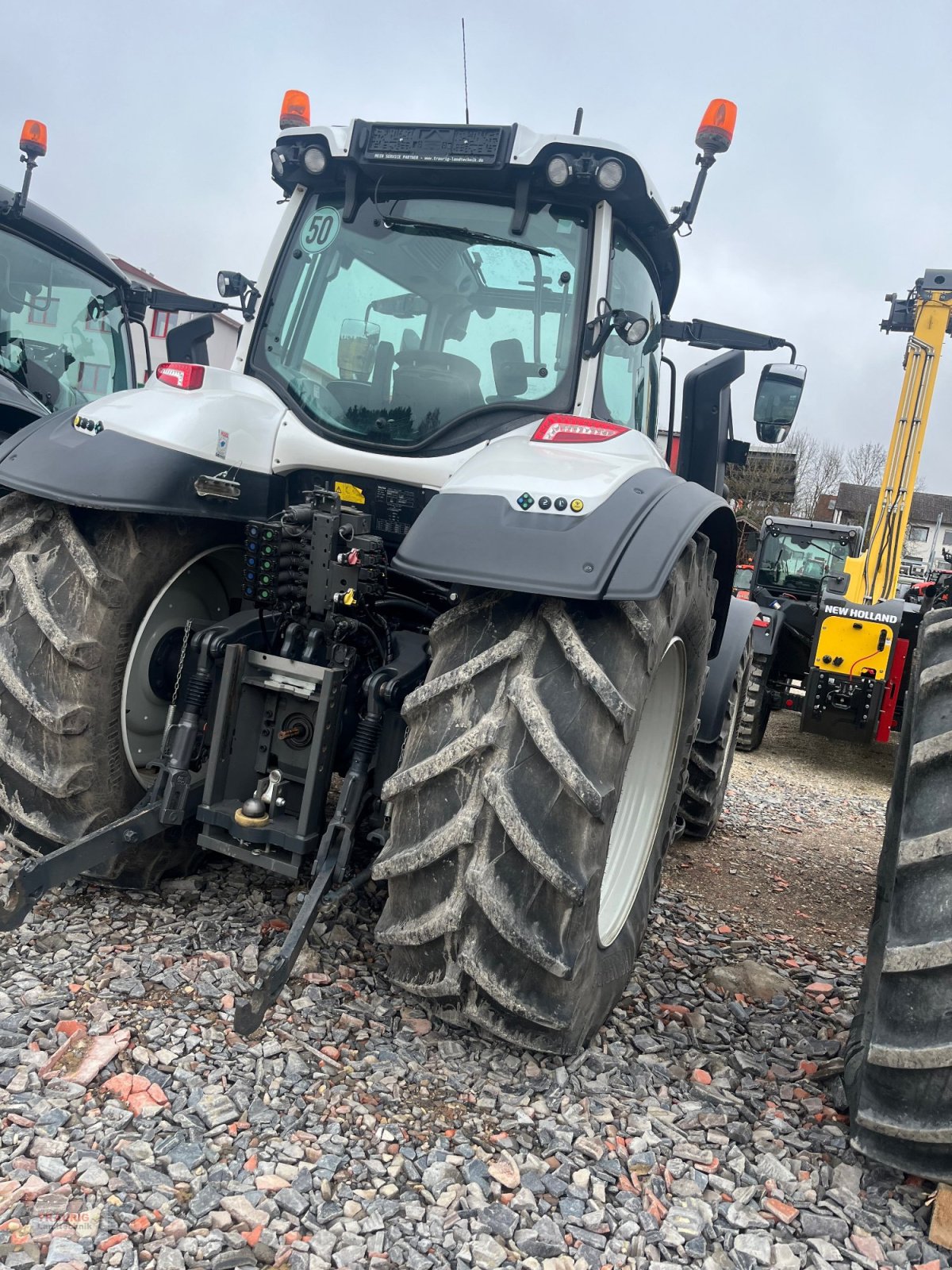 Traktor of the type Valtra T174 D, Gebrauchtmaschine in Mainburg/Wambach (Picture 14)