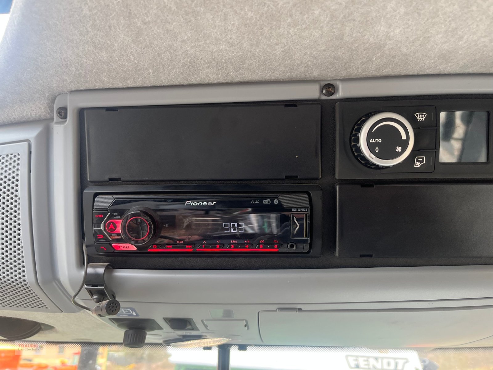 Traktor of the type Valtra T174 D, Gebrauchtmaschine in Mainburg/Wambach (Picture 21)