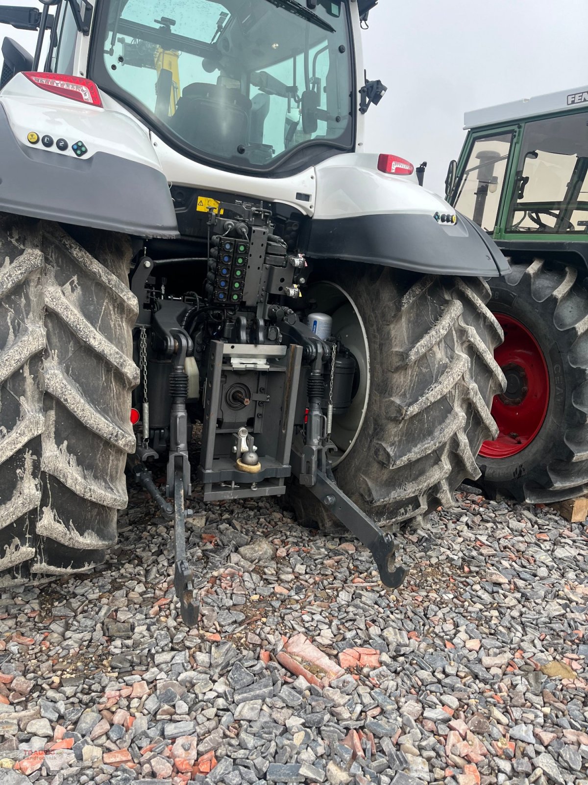 Traktor of the type Valtra T174 D, Gebrauchtmaschine in Mainburg/Wambach (Picture 24)
