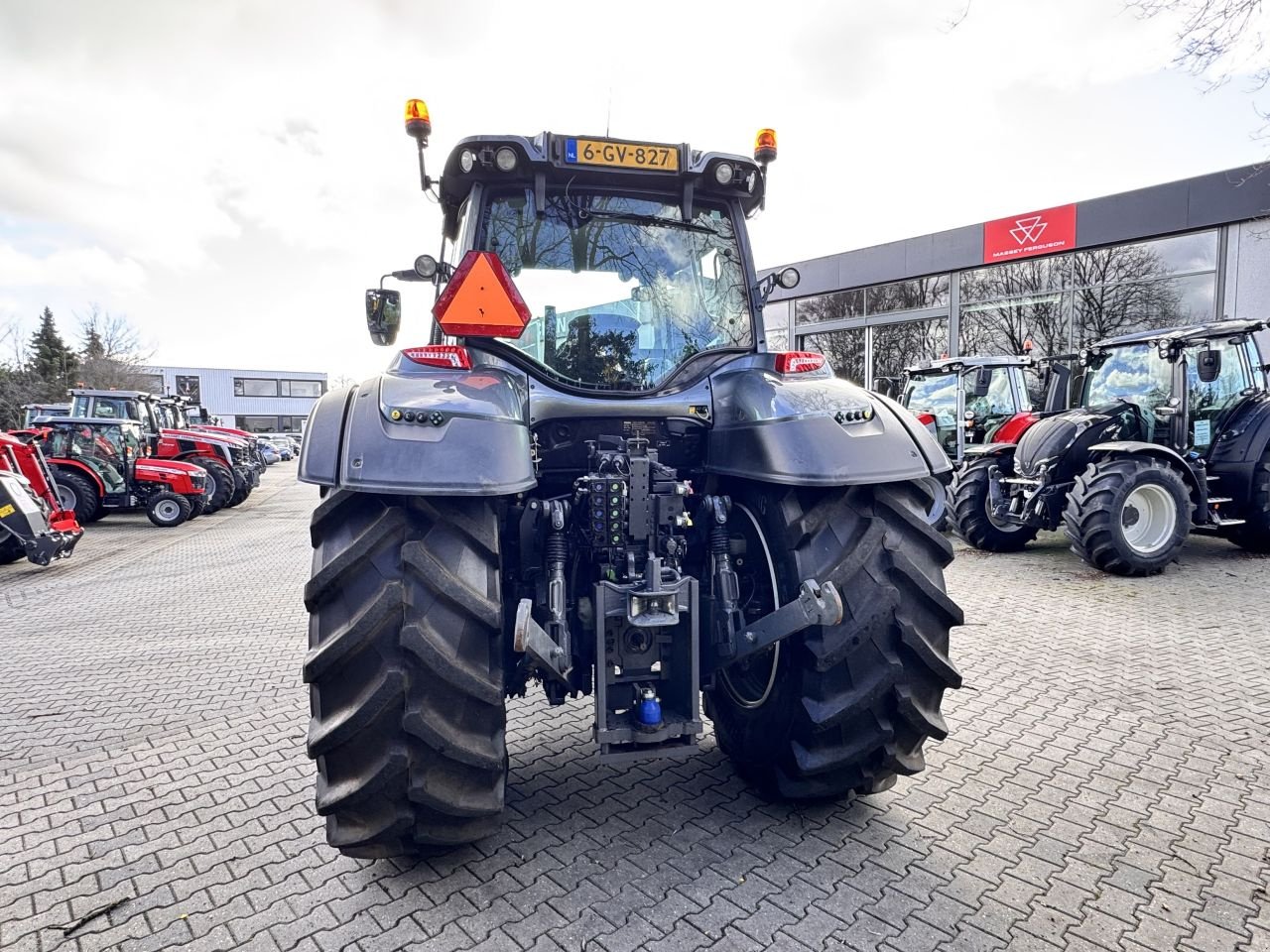 Traktor типа Valtra T174 Direct, Gebrauchtmaschine в Achterveld (Фотография 3)