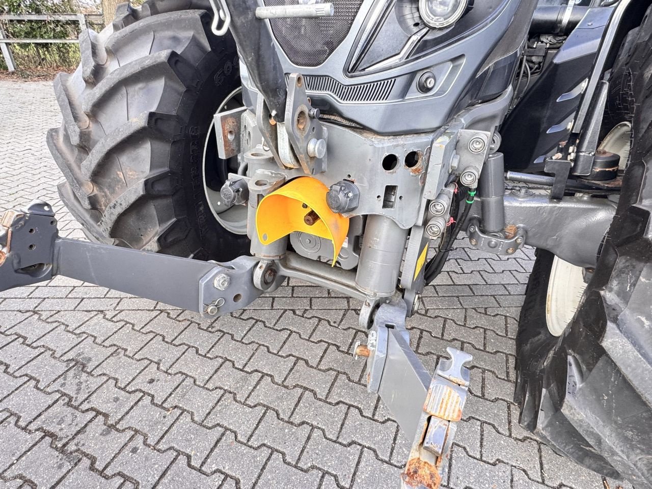 Traktor от тип Valtra T174 Direct, Gebrauchtmaschine в Achterveld (Снимка 8)