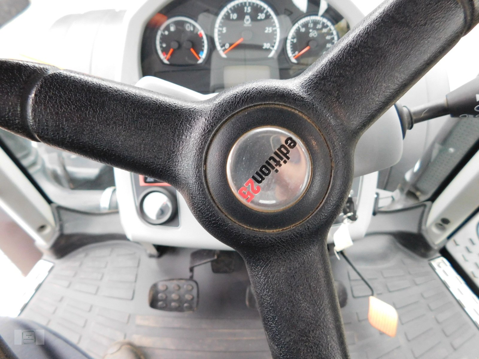 Traktor typu Valtra T174 E D  25 Edition, Gebrauchtmaschine v Gross-Bieberau (Obrázek 13)