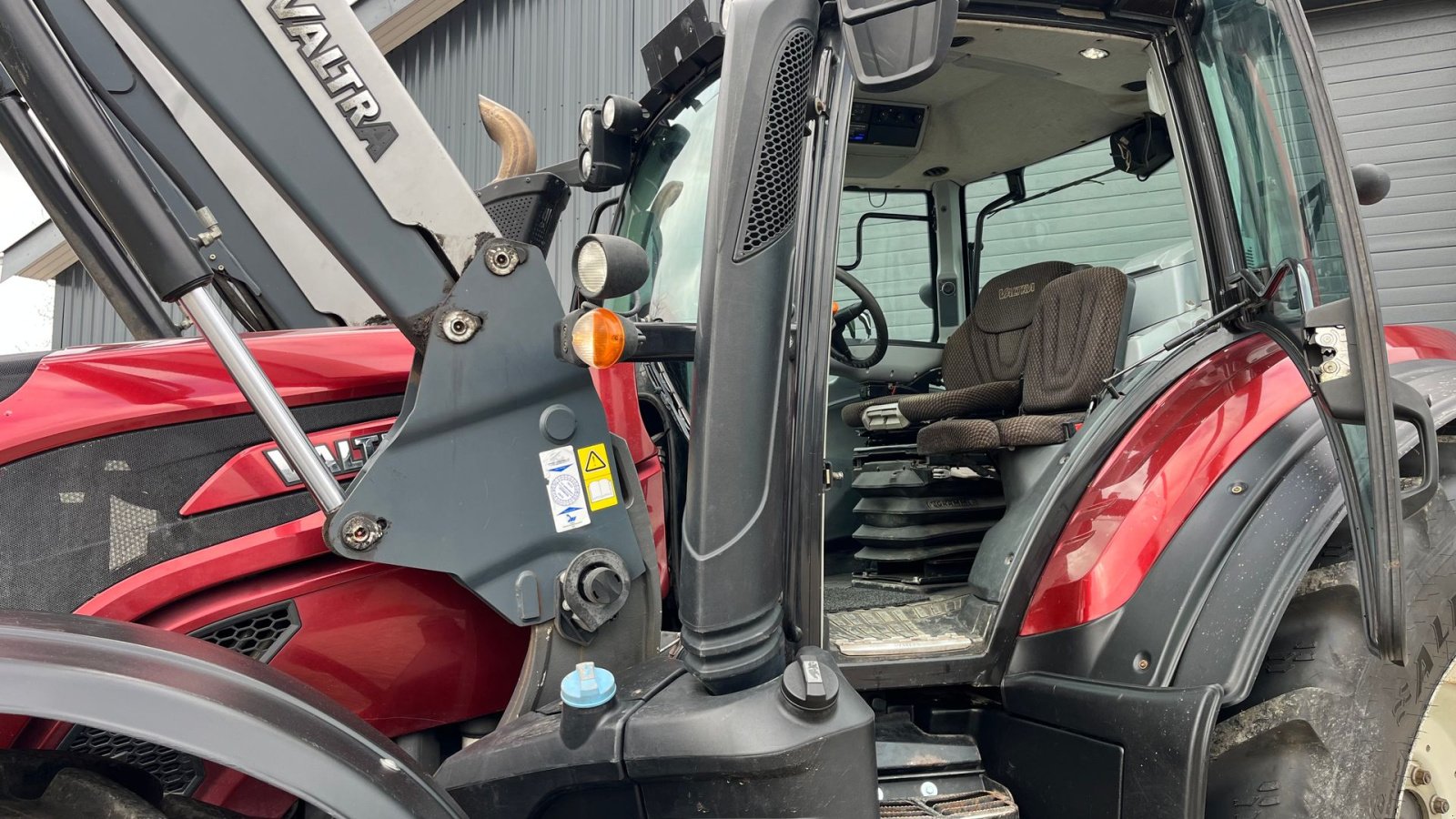 Traktor typu Valtra T174 Frontlæsser, Gebrauchtmaschine w Vejle (Zdjęcie 4)