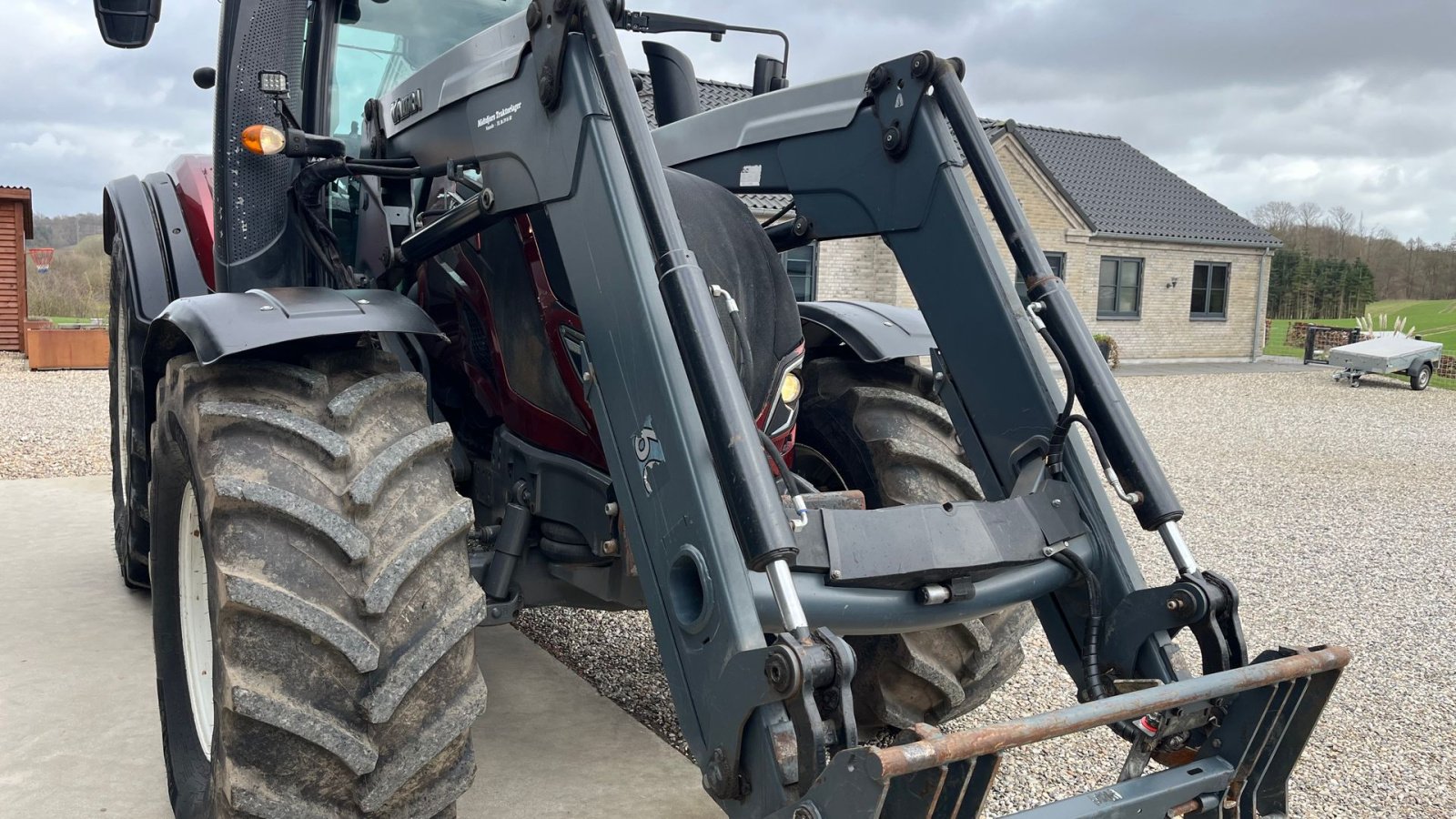 Traktor typu Valtra T174 Frontlæsser, Gebrauchtmaschine w Vejle (Zdjęcie 2)