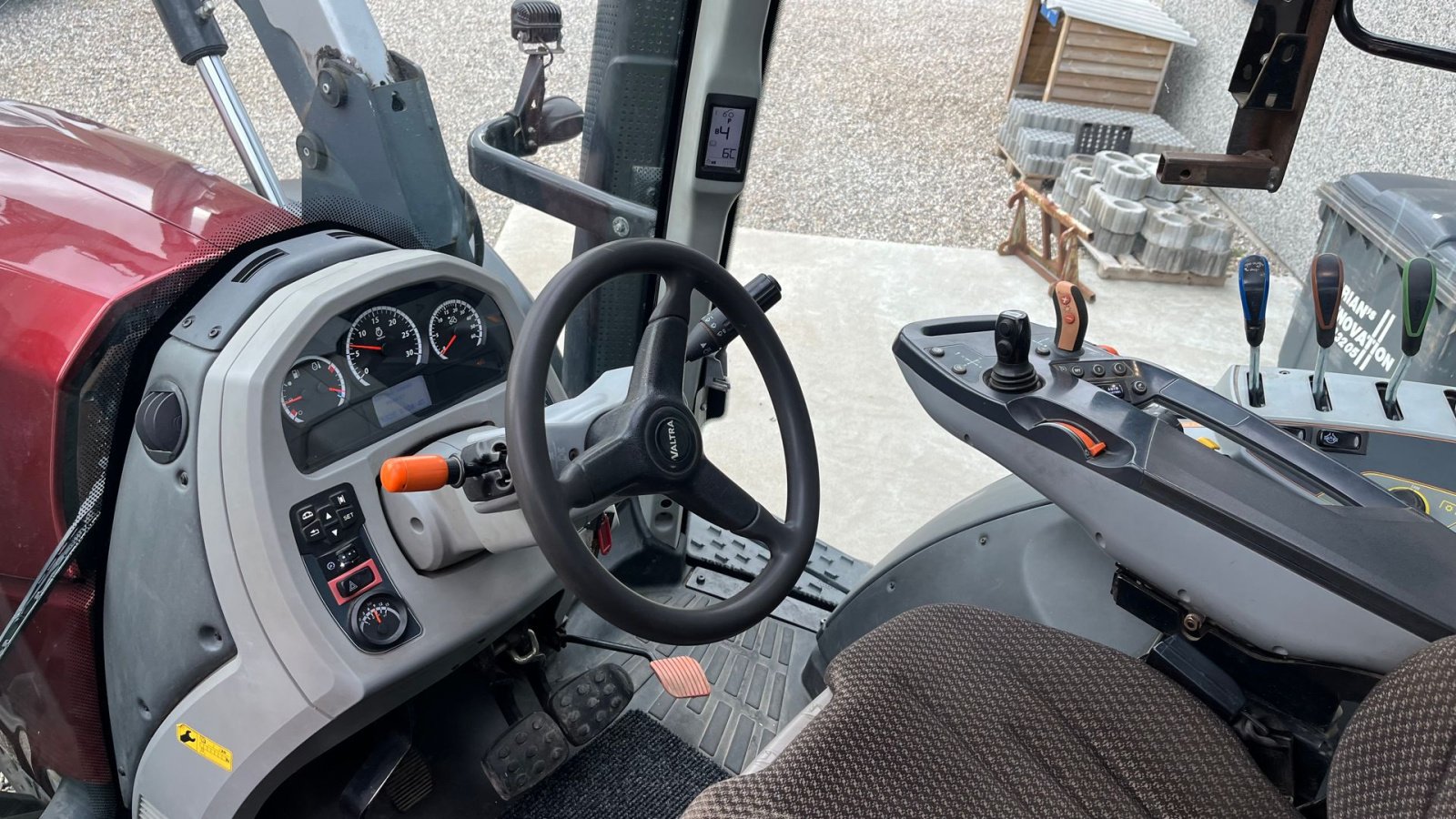 Traktor typu Valtra T174 Frontlæsser, Gebrauchtmaschine w Vejle (Zdjęcie 6)