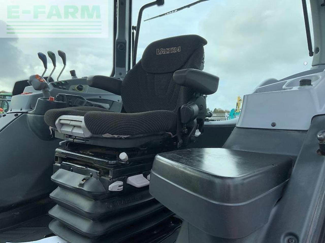 Traktor typu Valtra t174 hi tech tractor (st25043), Gebrauchtmaschine v SHAFTESBURY (Obrázek 15)