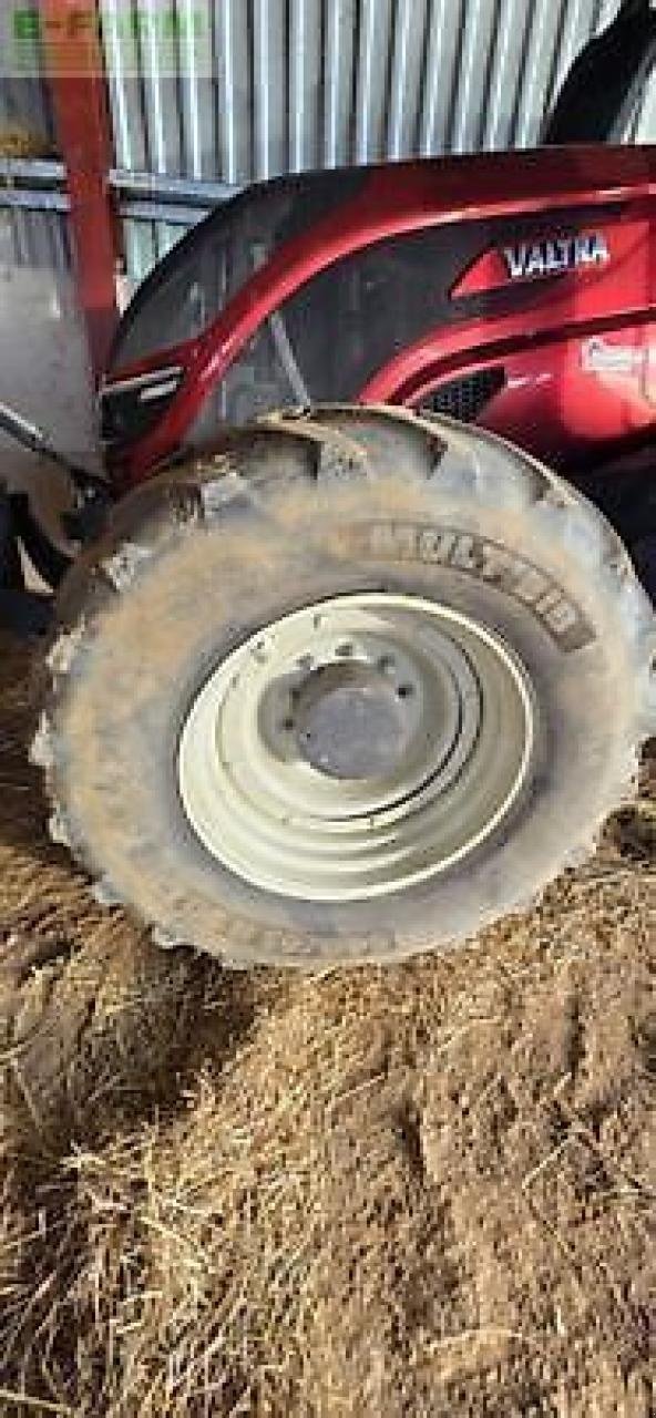 Traktor типа Valtra t174 versu, Gebrauchtmaschine в MONFERRAN (Фотография 5)