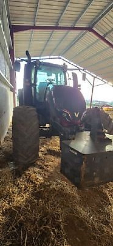 Traktor a típus Valtra T174 VERSU, Gebrauchtmaschine ekkor: PEYROLE (Kép 3)