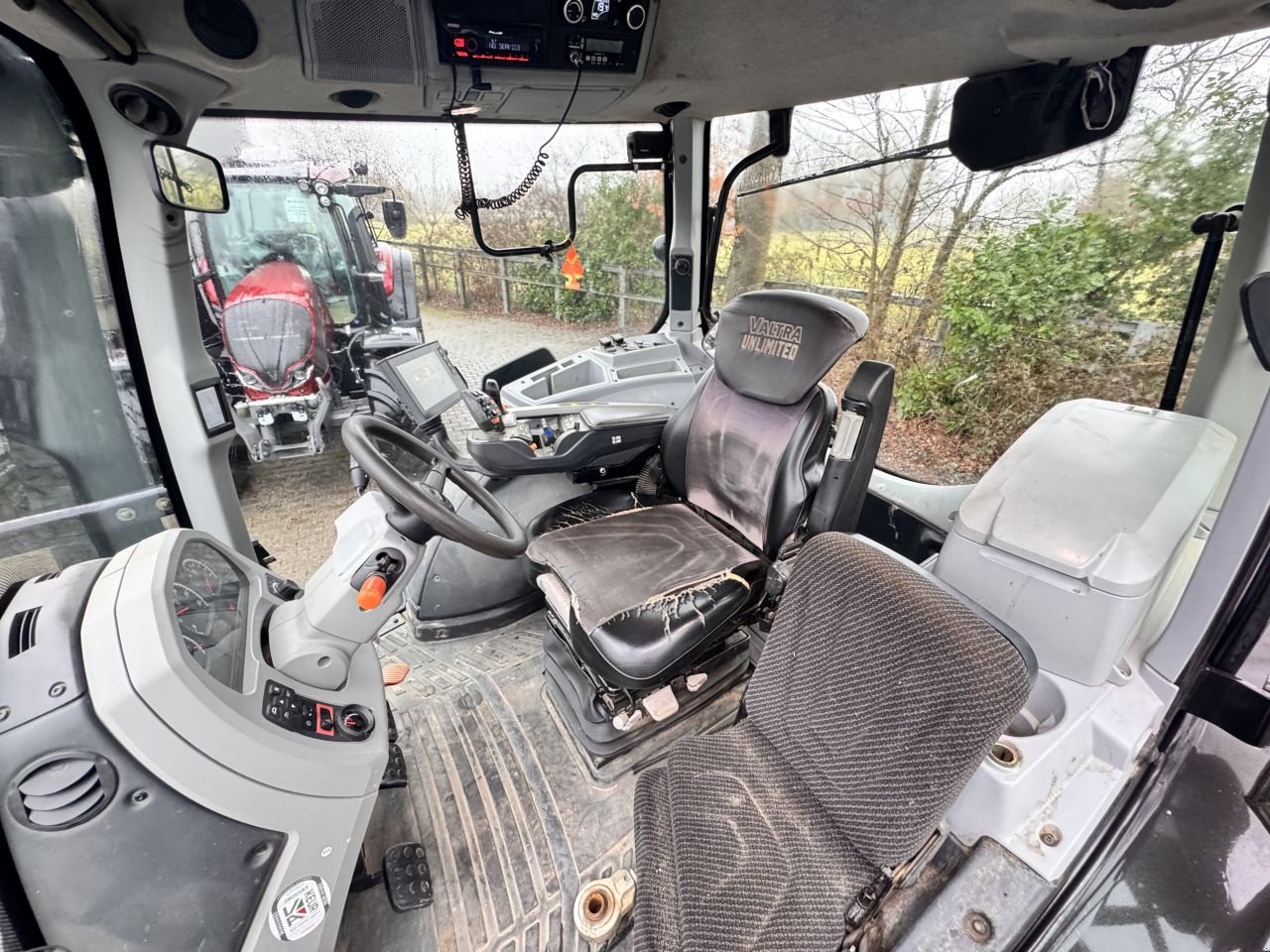 Traktor of the type Valtra T174 Versu, Gebrauchtmaschine in Achterveld (Picture 10)