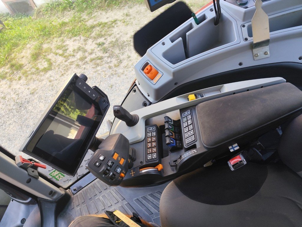 Traktor del tipo Valtra T174 Versu, Gebrauchtmaschine In Raperswilen (Immagine 4)