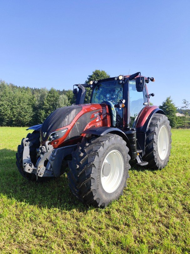 Traktor del tipo Valtra T174 Versu, Gebrauchtmaschine In Raperswilen (Immagine 1)