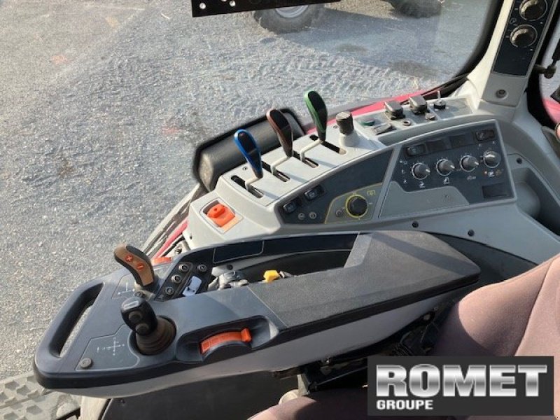 Traktor типа Valtra T174, Gebrauchtmaschine в Gennes sur glaize (Фотография 7)