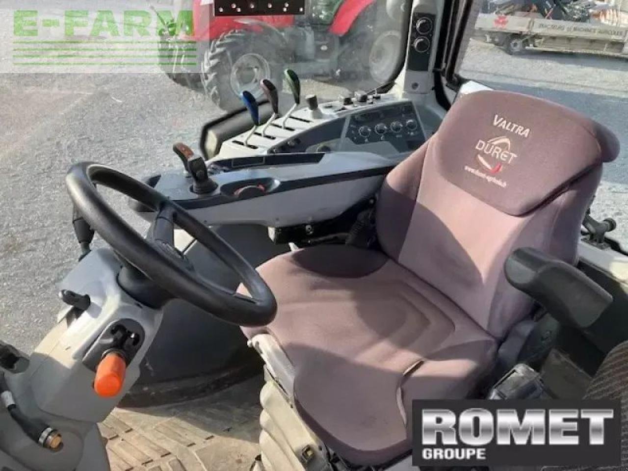 Traktor typu Valtra t174, Gebrauchtmaschine v GENNES-SUR-GLAIZE (Obrázek 7)