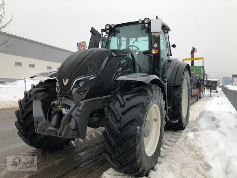 Traktor typu Valtra T174, Neumaschine v Regen (Obrázek 2)