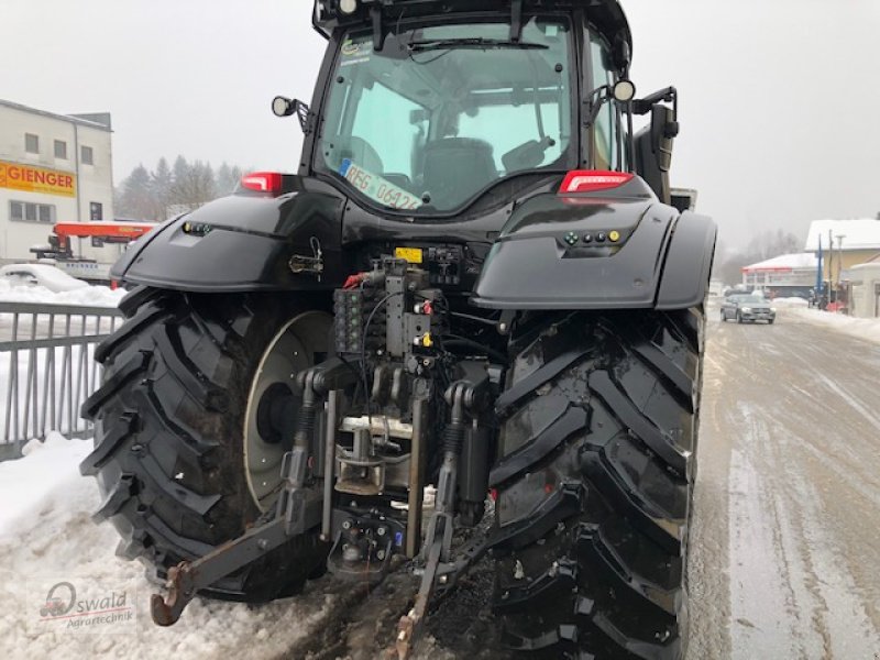 Traktor typu Valtra T174, Neumaschine v Regen (Obrázek 3)