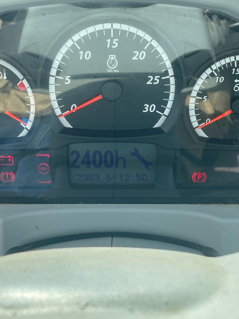 Traktor типа Valtra T174, Gebrauchtmaschine в Neufchâtel-en-Bray (Фотография 10)