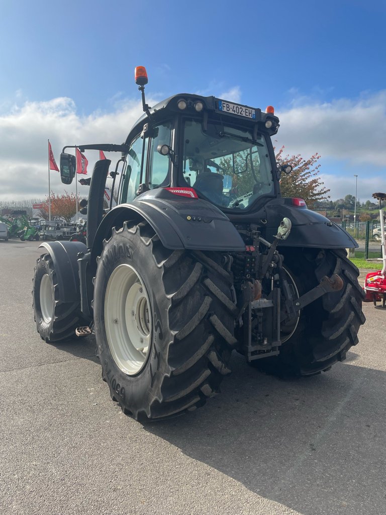 Traktor типа Valtra T174, Gebrauchtmaschine в Neufchâtel-en-Bray (Фотография 4)