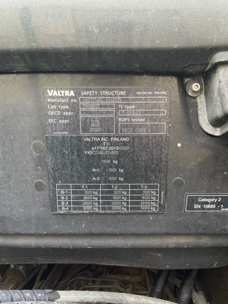 Traktor типа Valtra T174, Gebrauchtmaschine в Neufchâtel-en-Bray (Фотография 5)
