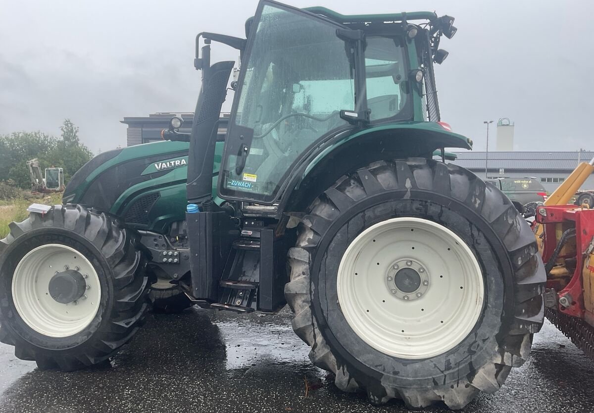 Traktor типа Valtra T174, Gebrauchtmaschine в Zwettl (Фотография 10)