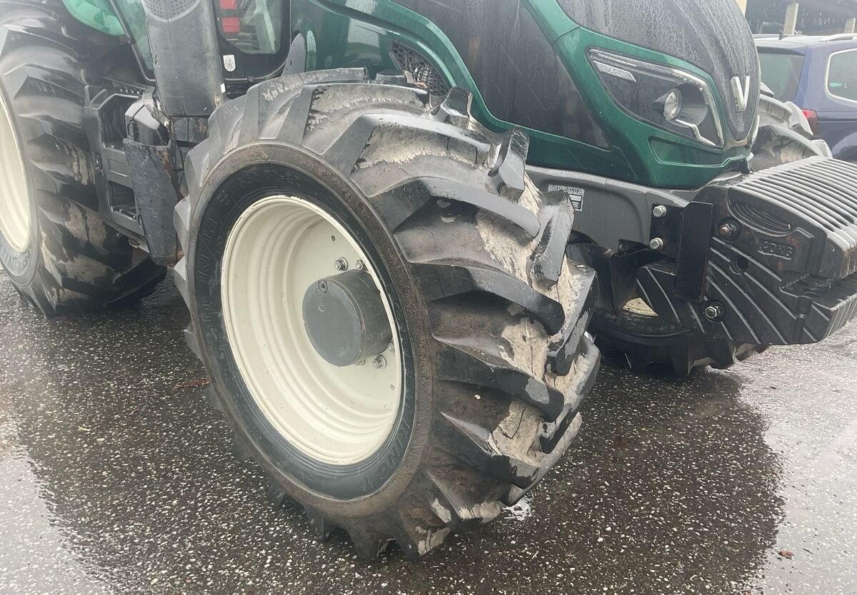 Traktor типа Valtra T174, Gebrauchtmaschine в Zwettl (Фотография 16)