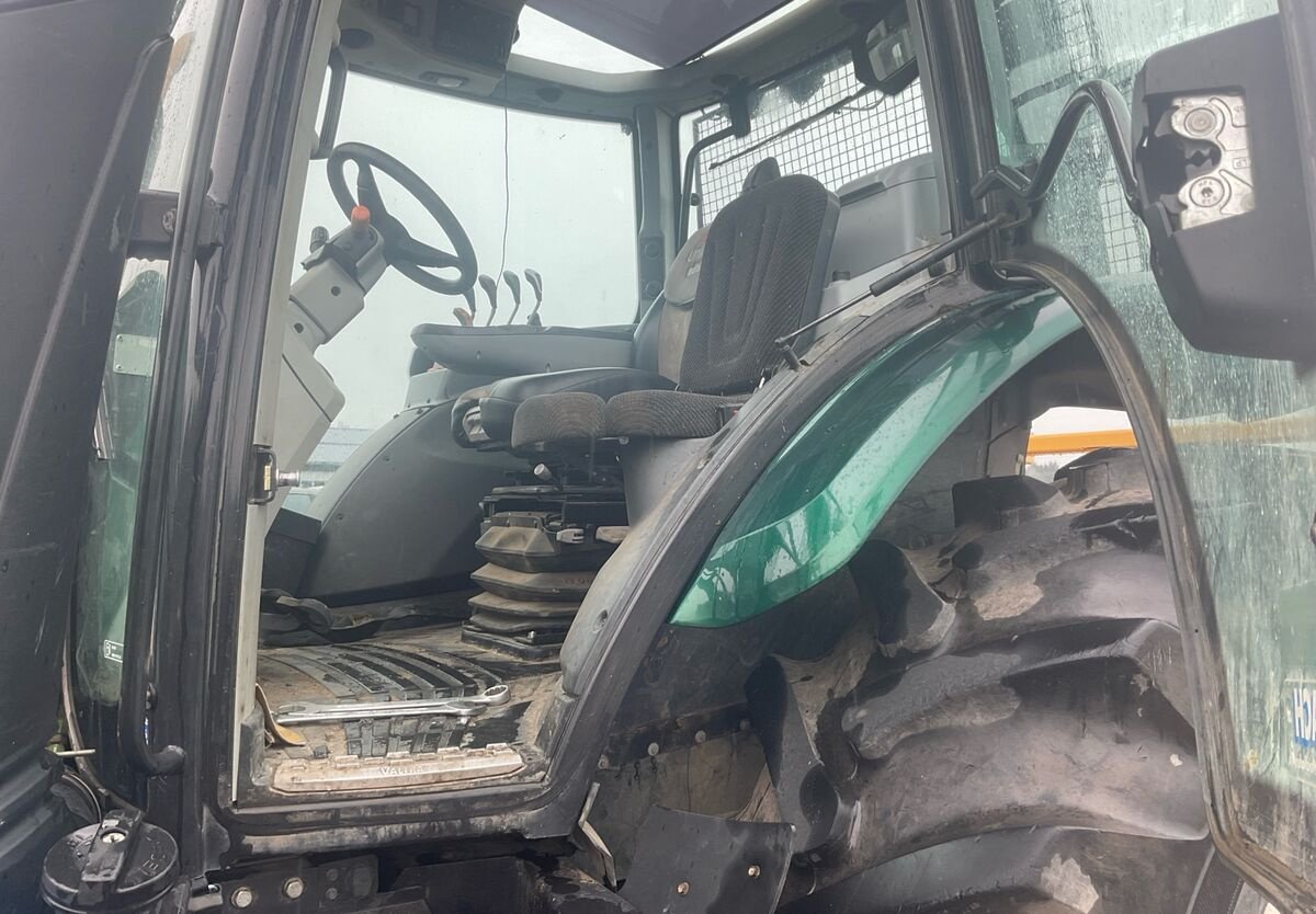 Traktor типа Valtra T174, Gebrauchtmaschine в Zwettl (Фотография 5)