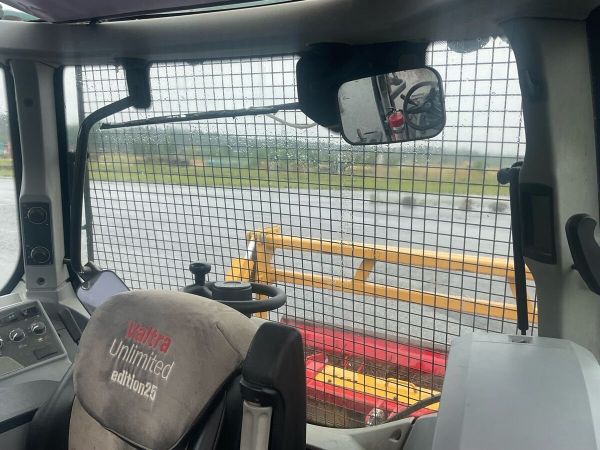 Traktor типа Valtra T174, Gebrauchtmaschine в Zwettl (Фотография 20)