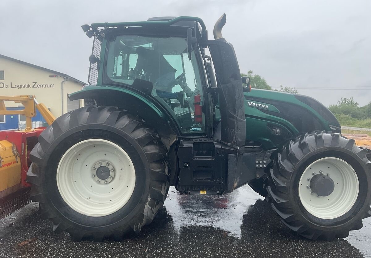 Traktor типа Valtra T174, Gebrauchtmaschine в Zwettl (Фотография 2)