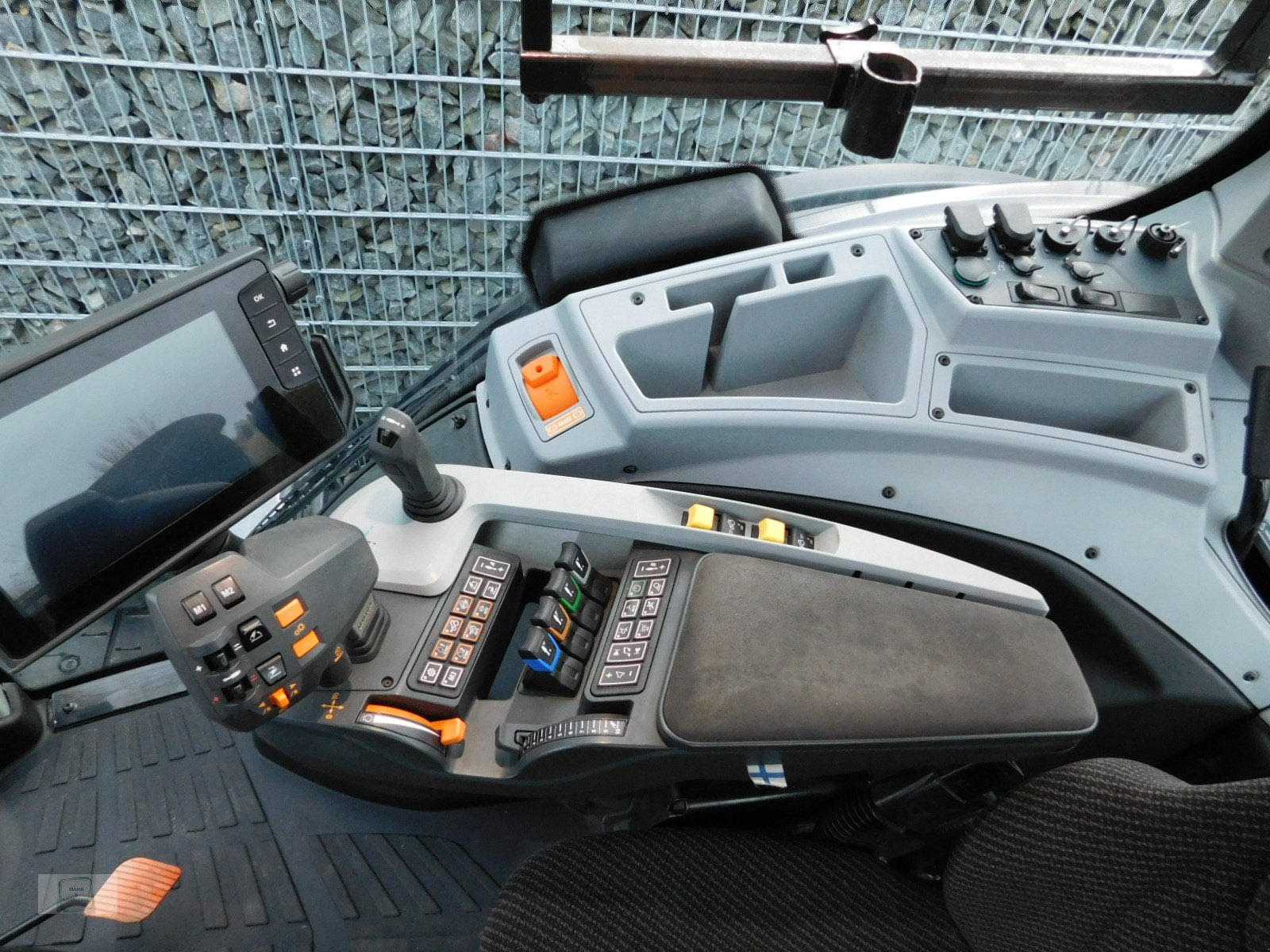 Traktor des Typs Valtra T174, Gebrauchtmaschine in Gross-Bieberau (Bild 13)