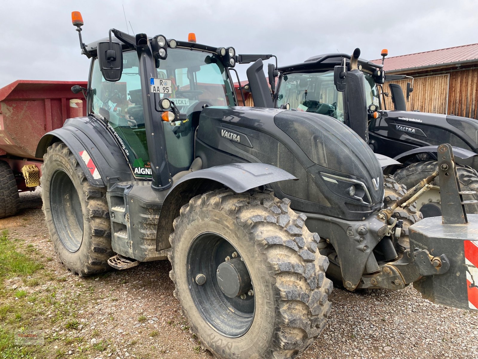 Traktor del tipo Valtra T174e D, Gebrauchtmaschine In Mainburg/Wambach (Immagine 2)
