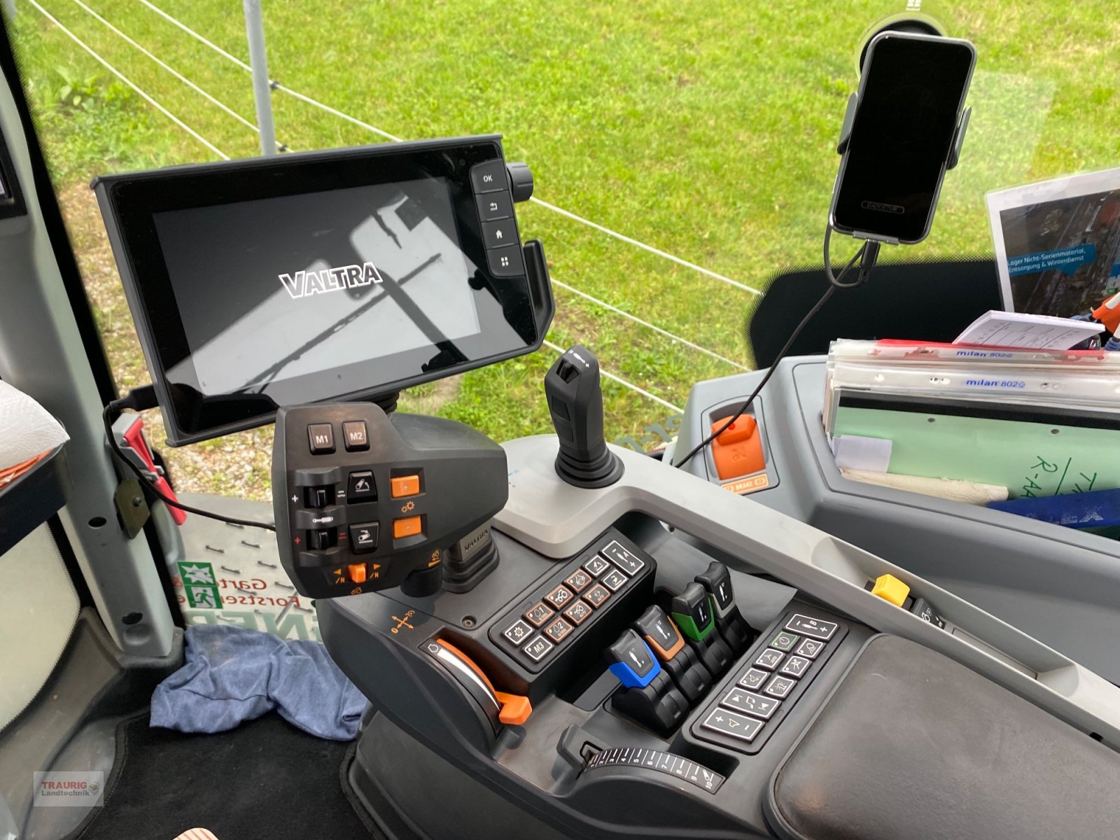 Traktor del tipo Valtra T174e D, Gebrauchtmaschine In Mainburg/Wambach (Immagine 5)