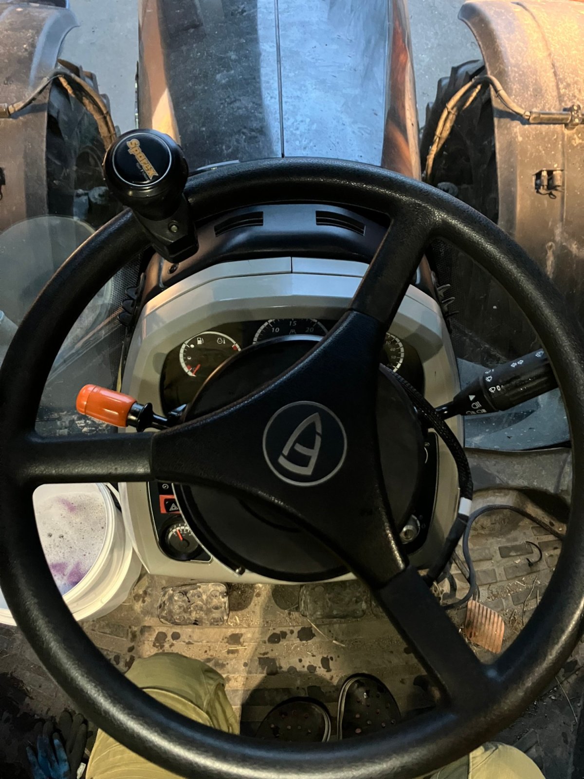 Traktor типа Valtra T174e D, Gebrauchtmaschine в Mertingen (Фотография 3)