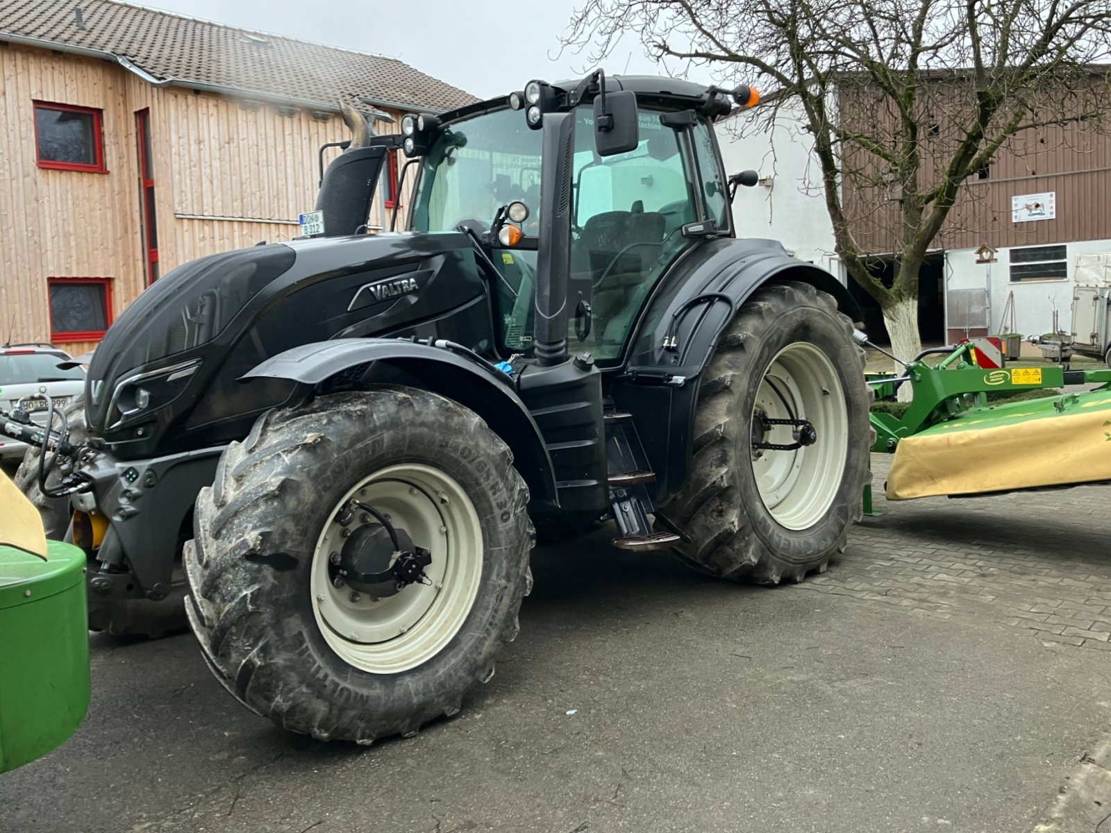 Traktor vrste Valtra T174e D, Gebrauchtmaschine v Mertingen (Slika 1)