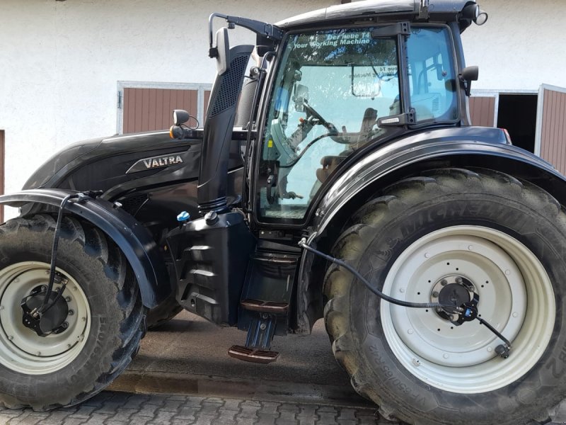 Traktor del tipo Valtra T174e D, Gebrauchtmaschine In Mertingen (Immagine 1)