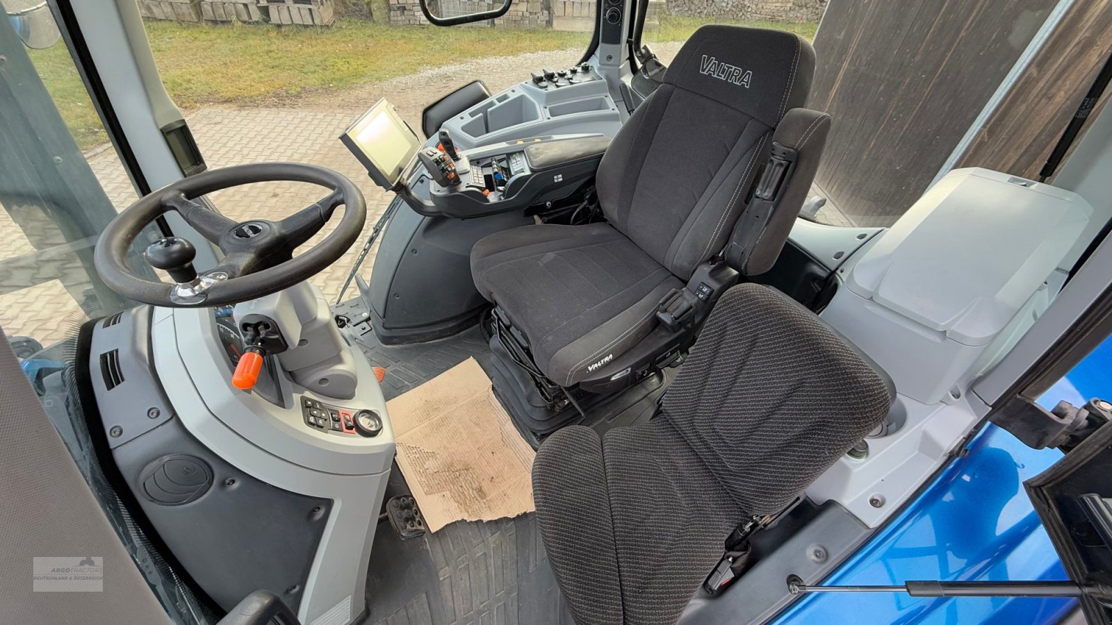 Traktor of the type Valtra T174e V, Gebrauchtmaschine in Burgoberbach (Picture 9)