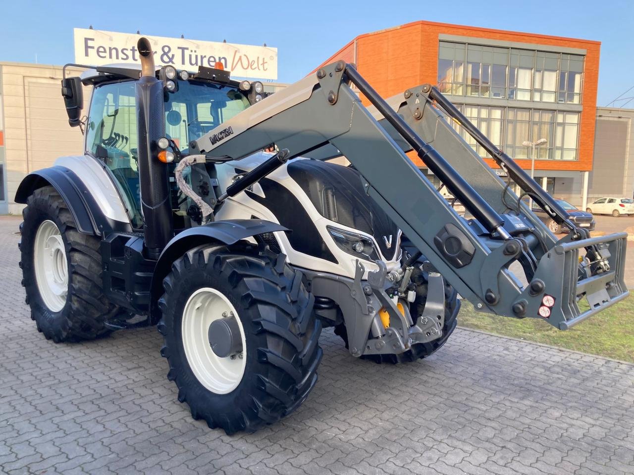 Traktor tipa Valtra T174EA-Active-Unlimited Edition25, Gebrauchtmaschine u Stuhr (Slika 3)