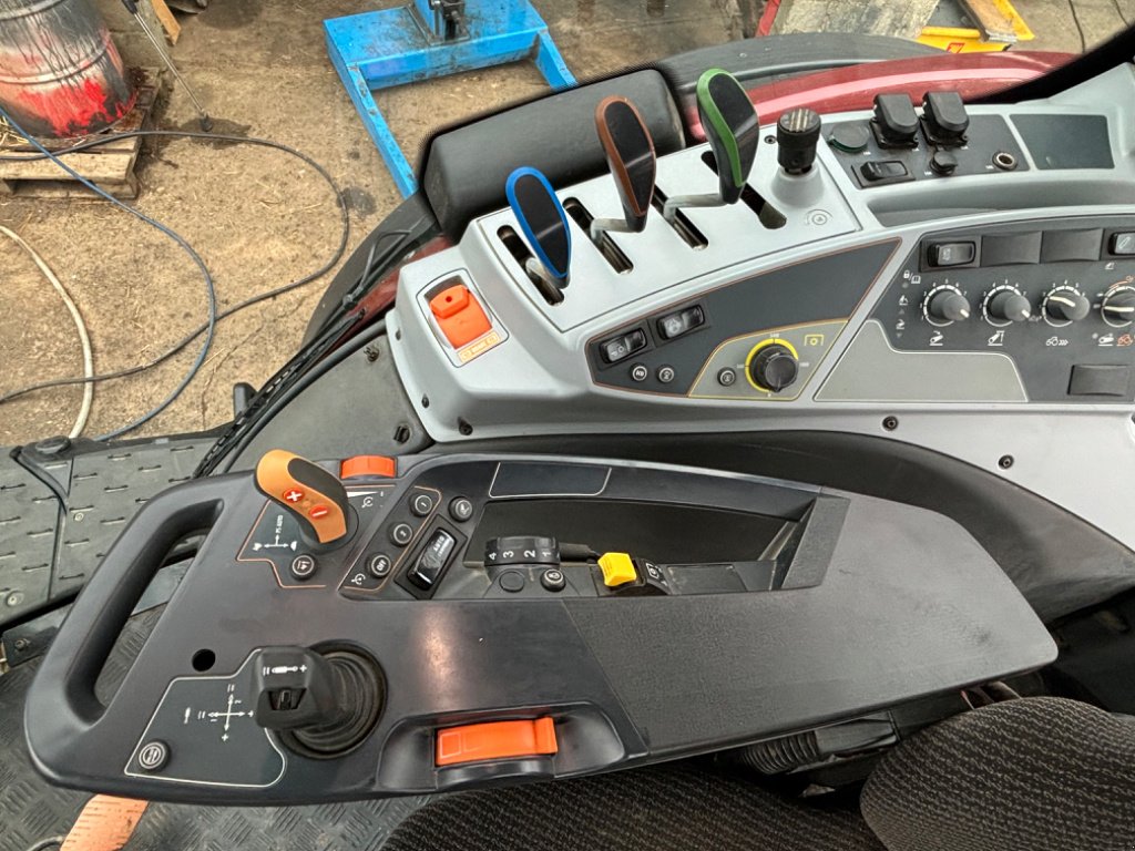 Traktor Türe ait Valtra T174eA, Gebrauchtmaschine içinde FLERS (resim 5)