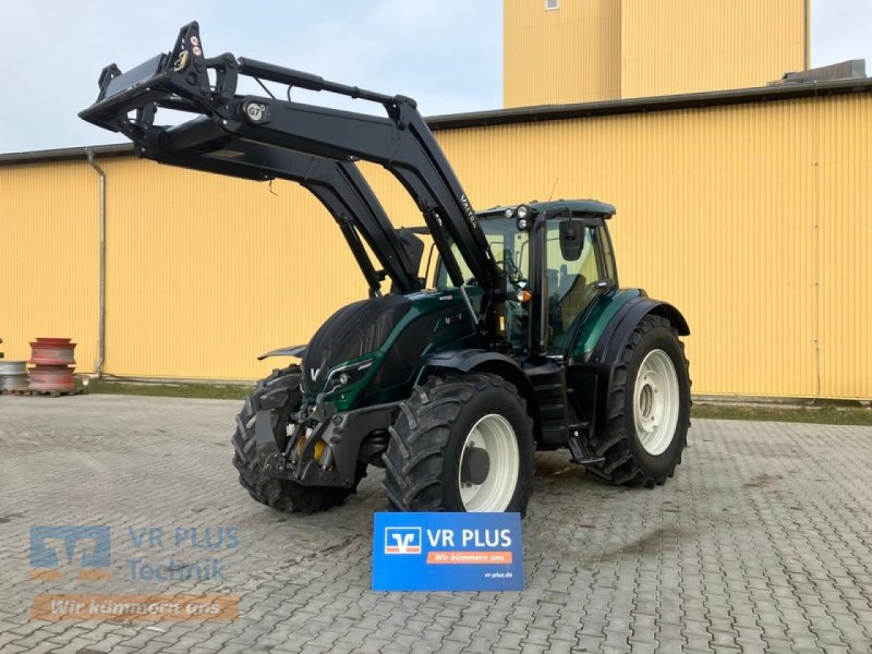 Traktor of the type Valtra T174ED, Gebrauchtmaschine in Osterburg (Picture 1)