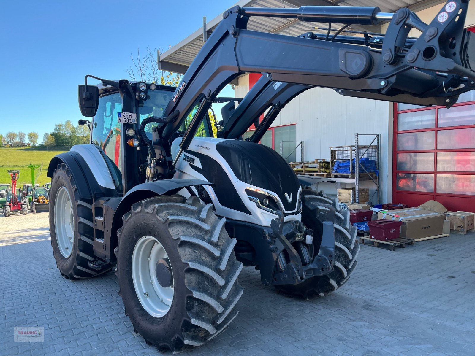 Traktor tipa Valtra T175 A mit FL, Gebrauchtmaschine u Mainburg/Wambach (Slika 1)