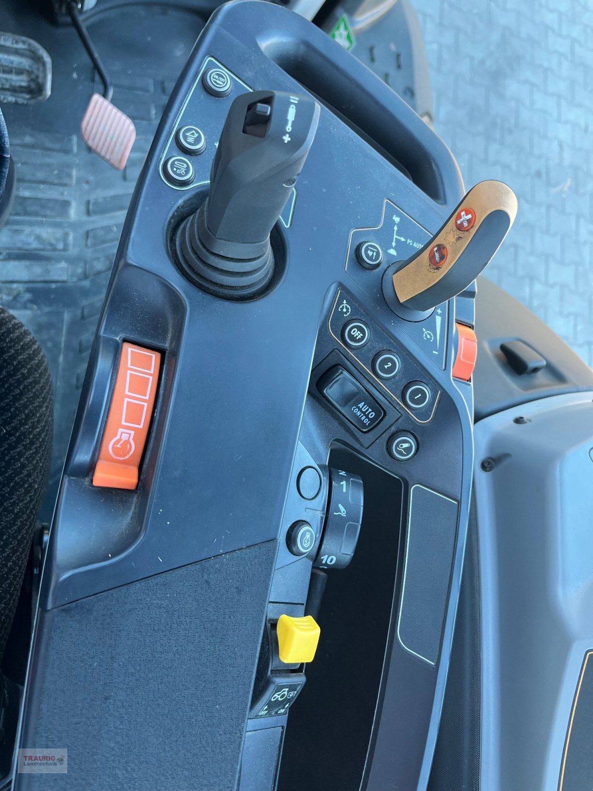 Traktor tipa Valtra T175 A mit FL, Gebrauchtmaschine u Mainburg/Wambach (Slika 2)