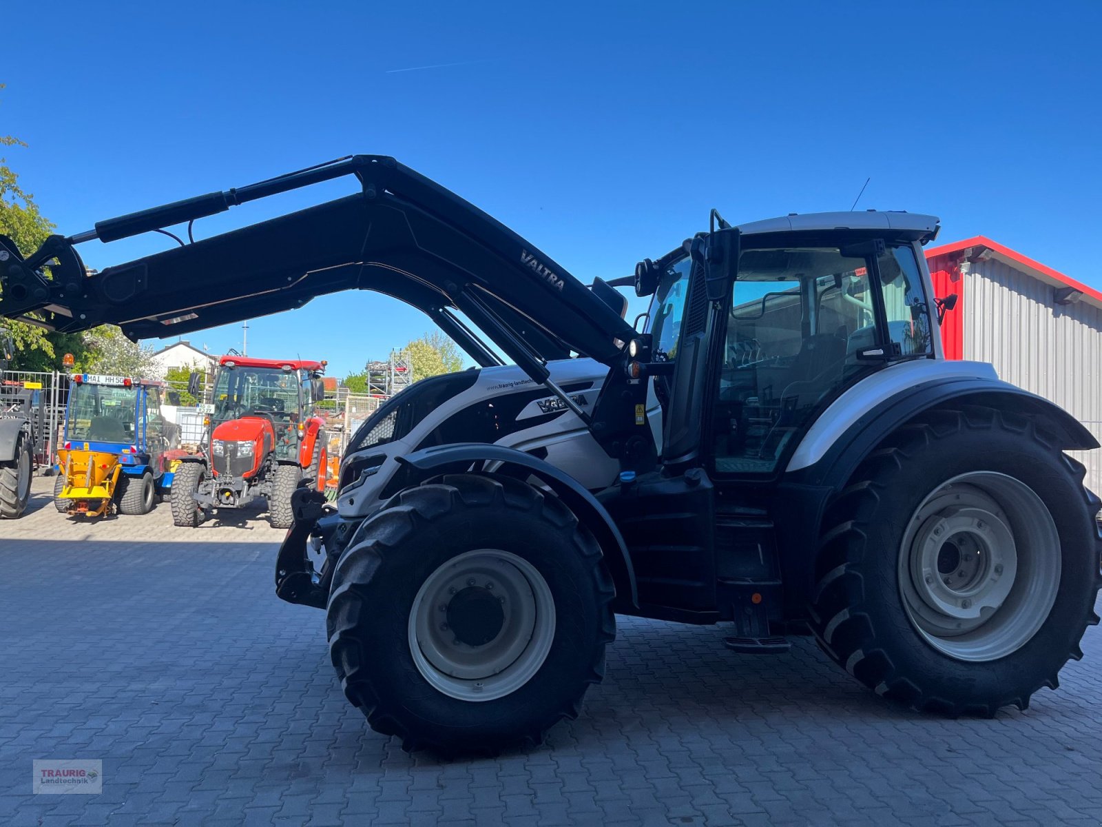 Traktor tipa Valtra T175 A mit FL, Gebrauchtmaschine u Mainburg/Wambach (Slika 9)