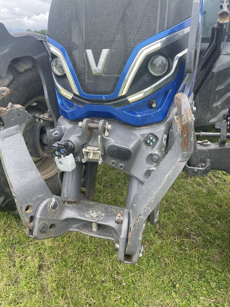 Traktor des Typs Valtra T175 Active, Gebrauchtmaschine in COULVAIN (Bild 9)