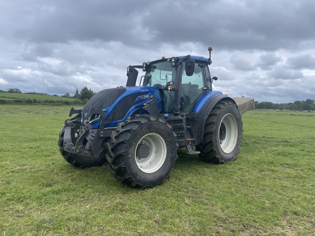 Traktor des Typs Valtra T175 Active, Gebrauchtmaschine in COULVAIN (Bild 1)